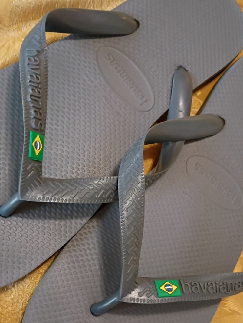 Havaianas Slate Gray Flip Flops with Brazil Yellow/Green Flag Accent Men's 11/12